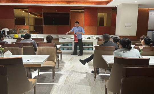 2.长白山ng电子游戏酒店组织发展消防安全培训_副本.jpg